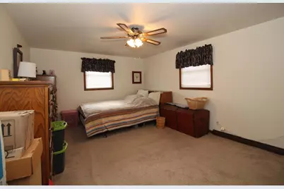 1498  Dousman St, Green Bay, WI 54303 - Photo 8