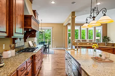 4690  Bradon Trl, Brookfield, WI 53045 - Photo 10