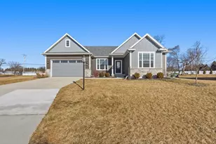 N55W20134 Magnolia Ln, Menomonee Falls, WI 53051 - Photo 1