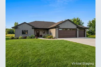 113  Parkview Dr, Whitelaw, WI 54247 - Photo 1