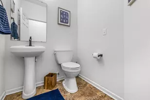 N17W26475 Meadowgrass Circle, Pewaukee, WI 53072 - Photo 12