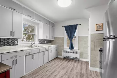 625 S 27th St, Manitowoc, WI 54220 - Photo 2