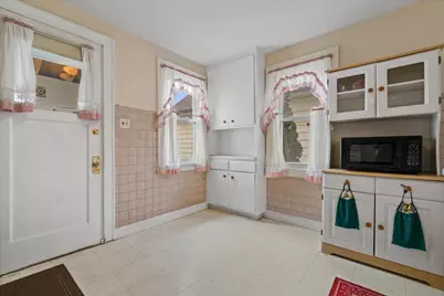 1717 S 56th St, West Allis, WI 53214 - Photo 10