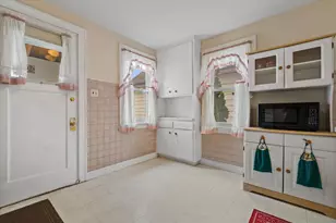 1717 S 56th St, West Allis, WI 53214 - Photo 10