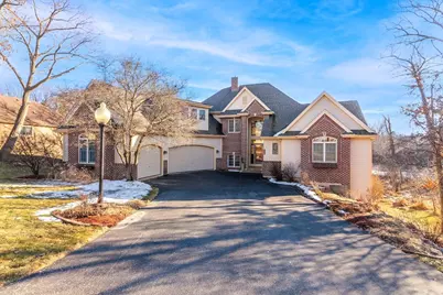 743  Royal Troon Ct, Oconomowoc, WI 53066 - Photo 2