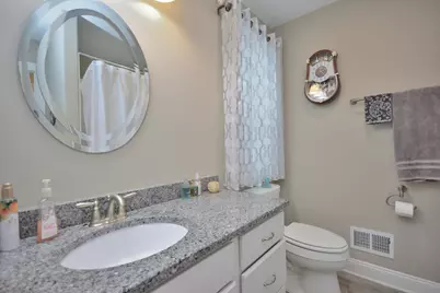 W144N4834  Stone Dr #D, Menomonee Falls, WI 53051 - Photo 16