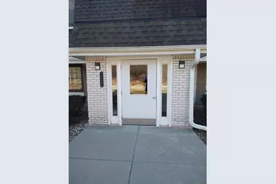 20245  Independence Dr #B, Brookfield, WI 53045 - Photo 2