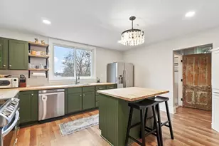 403 W Capitol Dr, Hartland, WI 53029 - Photo 14