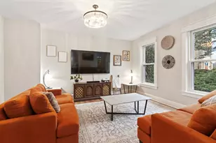 403 W Capitol Dr, Hartland, WI 53029 - Photo 6