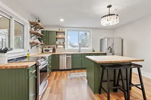 403 W Capitol Dr, Hartland, WI 53029 - Photo 12