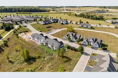 1874  Woodland Way #433-3, Slinger, WI 53086 - Photo 8