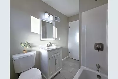 3703 S 21st St, Milwaukee, WI 53221 - Photo 12