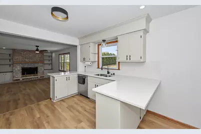 2101 N Emmertsen Rd, Racine, WI 53406 - Photo 28