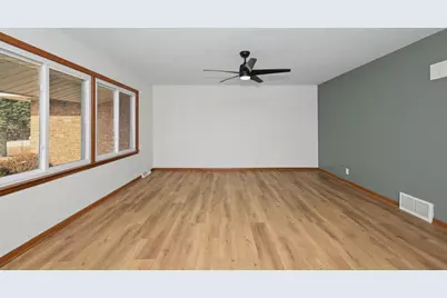 2101 N Emmertsen Rd, Racine, WI 53406 - Photo 8