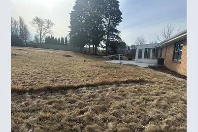 2101 N Emmertsen Rd, Racine, WI 53406 - Photo 30