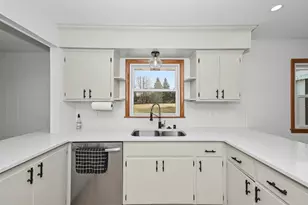 2101 N Emmertsen Rd, Racine, WI 53406 - Photo 14