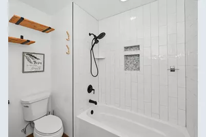 2101 N Emmertsen Rd, Racine, WI 53406 - Photo 22