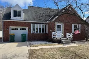 512 S Main St, Saukville, WI 53080 - Photo 1