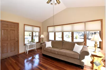 1040  Lansdowne Ct, Brookfield, WI 53045 - Photo 10