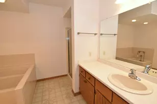 1040 Lansdowne Ct, Brookfield, WI 53045 - Photo 24