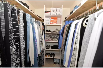 1040  Lansdowne Ct, Brookfield, WI 53045 - Photo 34