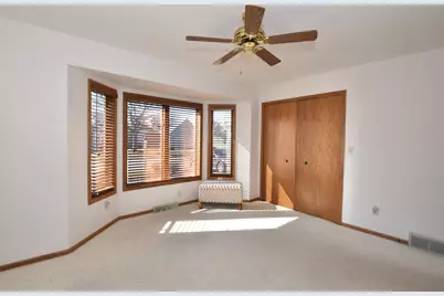 1040  Lansdowne Ct, Brookfield, WI 53045 - Photo 28