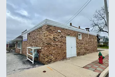 7027 W North Ave, Wauwatosa, WI 53213 - Photo 8