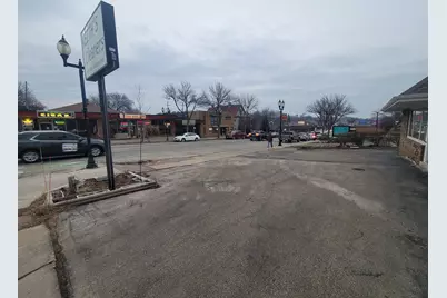 7027 W North Ave, Wauwatosa, WI 53213 - Photo 18