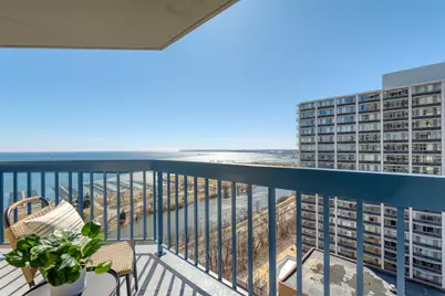 1660 N Prospect Ave #1807, Milwaukee, WI 53202 - Photo 12