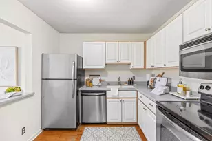 1660 N Prospect Ave, Milwaukee, WI 53202 - Photo 6