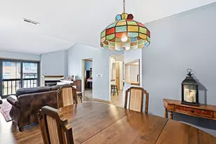 384 Park Hill Dr, Pewaukee, WI 53072 - Photo 10