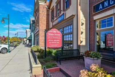 384  Park Hill Dr #E, Pewaukee, WI 53072 - Photo 34