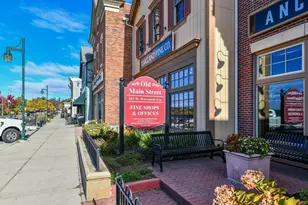 384 Park Hill Dr, Pewaukee, WI 53072 - Photo 34