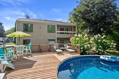 207  Parkview Ct, Pewaukee, WI 53072 - Photo 2