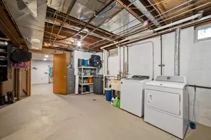 207 Parkview Ct, Pewaukee, WI 53072 - Photo 42