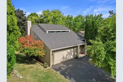 207  Parkview Ct, Pewaukee, WI 53072 - Photo 4