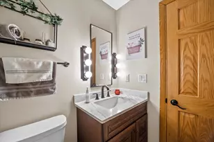 207 Parkview Ct, Pewaukee, WI 53072 - Photo 26