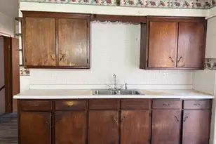 7518 W Medford Ave, Milwaukee, WI 53218 - Photo 4