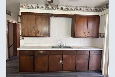 7518 W Medford Ave, Milwaukee, WI 53218 - Photo 4