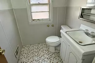 7518 W Medford Ave, Milwaukee, WI 53218 - Photo 12