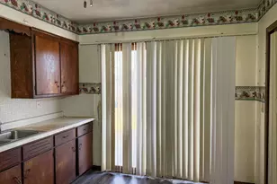 7518 W Medford Ave, Milwaukee, WI 53218 - Photo 6