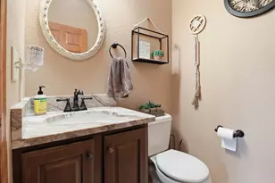 6817 Sandy Ln, Racine, WI 53185 - Photo 16