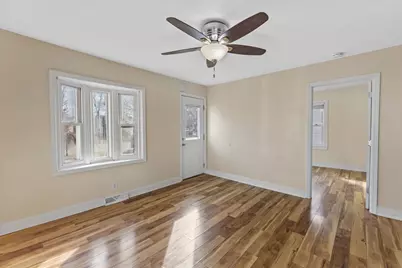 1616  Oregon St, Racine, WI 53405 - Photo 4