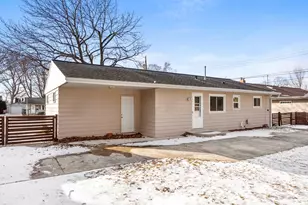 1433 N 23rd St, Manitowoc, WI 54220 - Photo 20