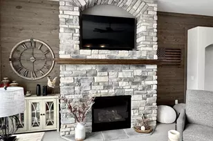 W222S4127 Timm Dr, Waukesha, WI 53189 - Photo 8