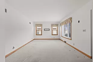 2911 S 57th St, Milwaukee, WI 53219 - Photo 8