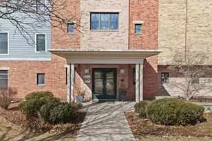 690 Rivershores Dr, West Bend, WI 53090 - Photo 2