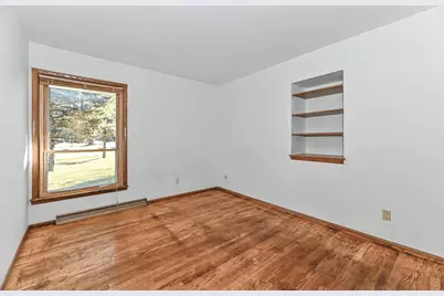 2000 S Woodlawn Dr, New Berlin, WI 53146 - Photo 12