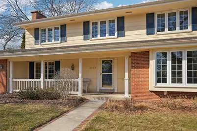 3220 W Chateau Ct, Mequon, WI 53092 - Photo 2