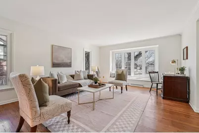 3220 W Chateau Ct, Mequon, WI 53092 - Photo 8